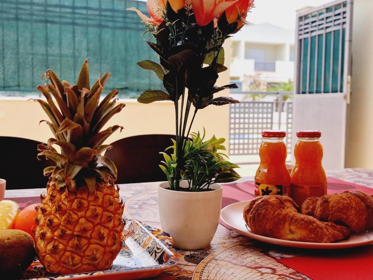 Precious 3 Bedroom, Oasis De Fanabe Wifi Free Dom wakacyjny
